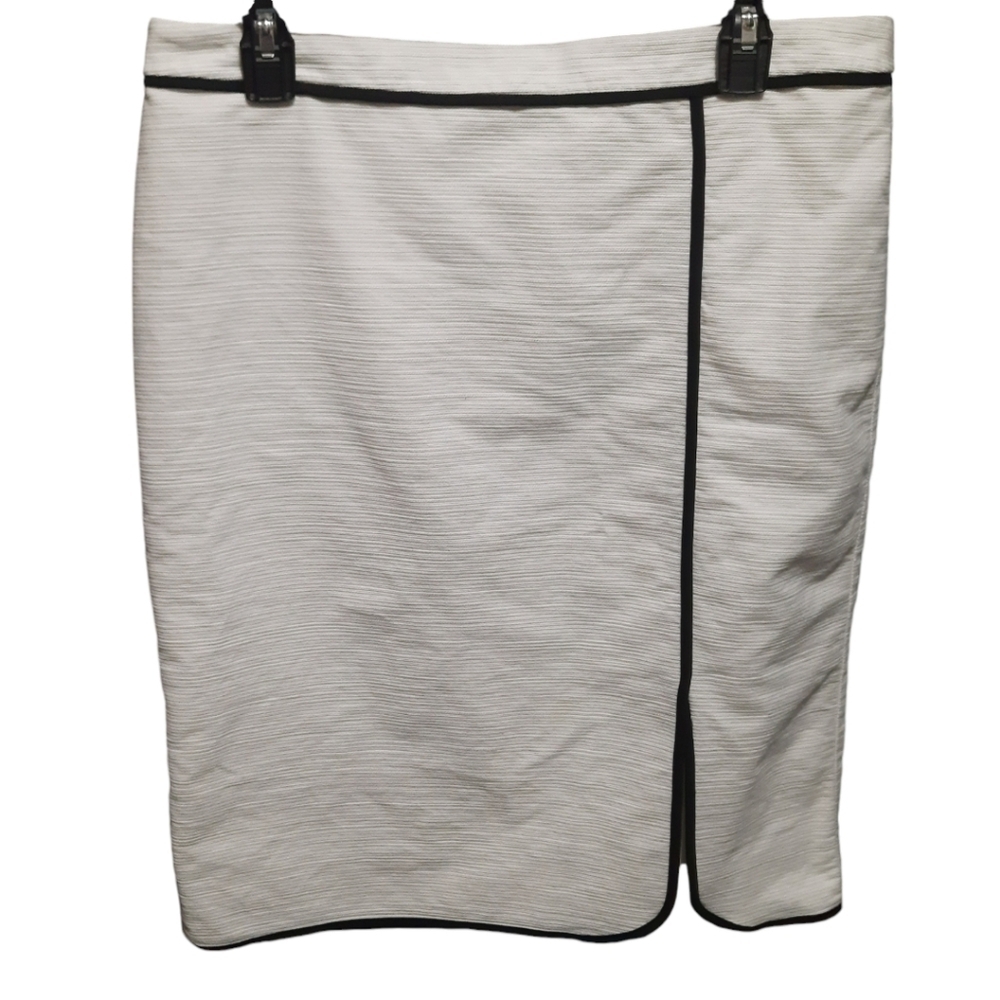 Ann Taylor Factory White and Black Skirt Size 12